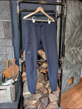Arc'teryx Womens's Dark Blue Technical Hiking Pants